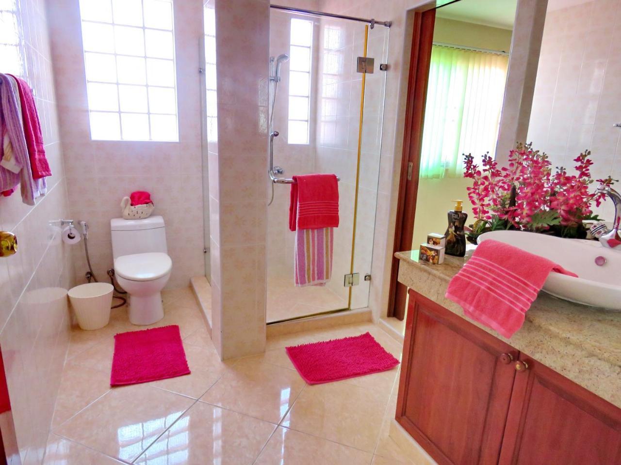 Butterfly Garden Boutique Residences Large Luxury Apts And Villas A Lifetsyle Destination By Neang, Everything You Need All Right Here 1-3 Bedrooms 110 To 190 Sq Mtrs, 2 Full Bathrooms, Rain Shower, Spa Bath, Bbq, Free Wifi, Staff 24-7, Close To Beac Pattaya Zewnętrze zdjęcie